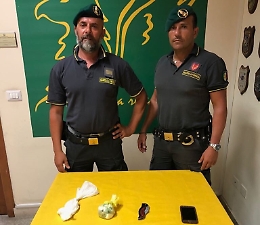 Catania, Gdf arresta un dominicano trovato con 125 grammi di cocaina