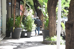 Catania, il caos di via Sant'Euplio tra parcheggi "selvaggi" e cassonetti ricolmi