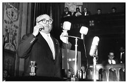 In Sicilia 60 anni fa nasceva il governo Milazzo: segn&ograve; un'epoca