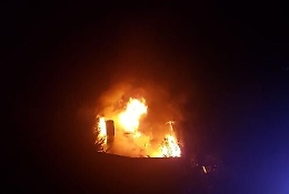 Marsala, la compagna lo lascia e lui le incendia la casa estiva