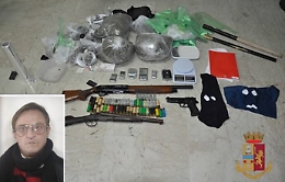 Droga, passamontagna e armi in un garage: due arresti ad Adrano