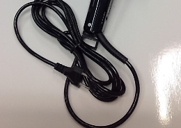 "Cena non era pronta", marito violento minaccia di soffocare la moglie con cavo del phon