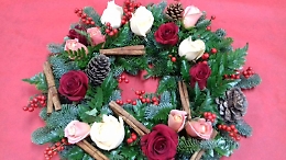 L'Immacolata torna nella sua Basilica, omaggio floreale dell'Accademia delle Belle Arti