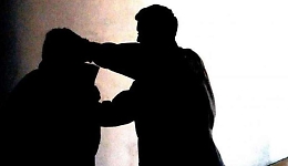 Aggredisce un professionista durante riunione di condominio: arrestato