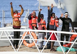 Sea Watch, la Procura di Catania apre un'inchiesta sullo sbarco