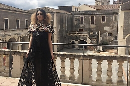 Il le­ga­me tra de­vo­zio­ne e moda: gli stu­den­ti 
ca­ta­ne­si pro­get­ta­no gli abi­ti per San­t’A­ga­ta