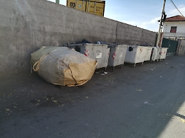 Catania, Via Melilli: "E' normale questo rifiuto extra"?