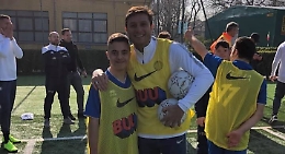 Assist di Samuel, gran gol e l'abbraccio di Zanetti