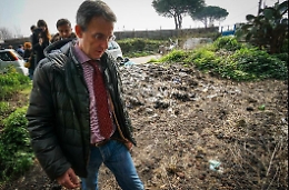 Sergio Costa: «Così salveremo la Sicilia da veleni e rifiuti ma scordatevi il Ponte sullo Stretto»