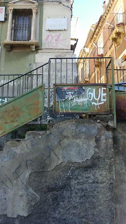 Catania: manutenzione fai da te alla "acchianata o nicchiu"