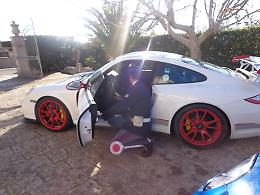 Ragusa, anche una Porsche tra le auto da piazzare a Malta o in Libia