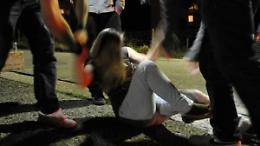 Shock a Catania, violentata in auto dal "branco" e filmata: fermati tre ventenni