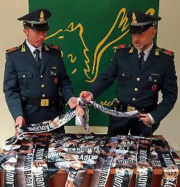 Ambulante palermitano vendeva gadget falsi al concerto di Baglioni