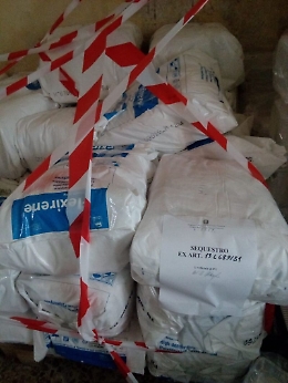 Cinque tonnellate di buste di plastica illegali sequestrate a Catania