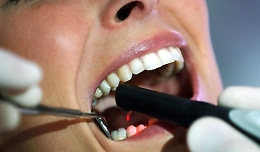 Molestie sessuali a una paziente, finisce in carcere un dentista