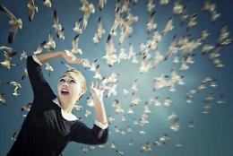 Barricata in casa per sfuggire ai gabbiani come nel film di Hitchcock