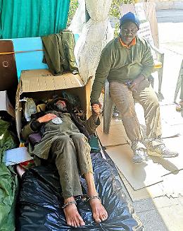 Immigrati, la vittoria di fratel Biagio: sospesa espulsione per Paul