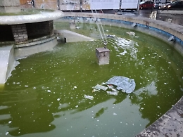 Catania: fontana di Piazza Santa Maria di Gesù: "Siamo alla deriva!"