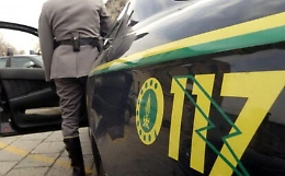 Catania, in fabbricato abbandonato
motocicli rubati, armi e munizioni