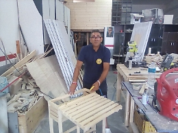 "Sono al servizio di chi intende crearsi un futuro diventando un falegname"