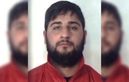 Catania, spacciatore prende a morsi i carabinieri per sfuggire all'arresto