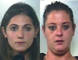 Caltagirone, calci e pugni a negoziante che le blocca durante furto: arrestate