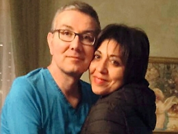 Insegnante di Fiumefreddo trasferita a Cormano: «Non lascio mio marito con la Sla»