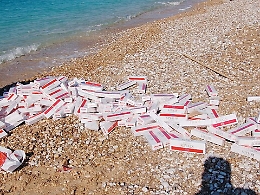 E sulla spiaggia di Ribera sbarcarono... tante sigarette