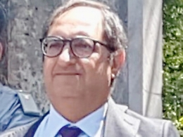 La giornata nera del commissario e l’autodifesa del direttore sui «no»