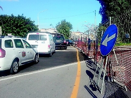 Catania, un ostacolo per il collettore: lavori sospesi, viabilità ripristinata