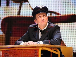 Il Mudù di Uccio De Santis, il comico che ama improvvisare