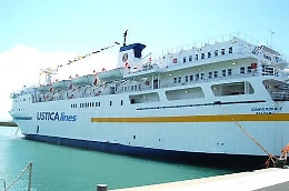 Ustica Lines, denaro e regali ai politici: 14 avvisi di garanzia, uno è per Crocetta