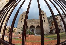 Cefal&ugrave;, raccoglieva offerte per una inesistente associazione di tutela dei disabili