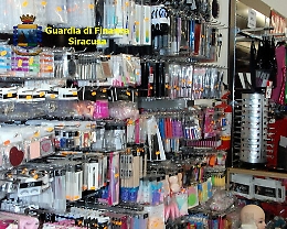 Luminarie «irregolari», multati quattro commercianti cinesi