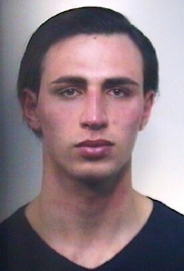 Biancavilla, picchia e sequestra la sua ex: arrestato