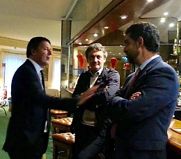 FLASH FOTONOTIZIA. RENZI IN BAIA VERDE DOPO IL PERNOTTAMENTO