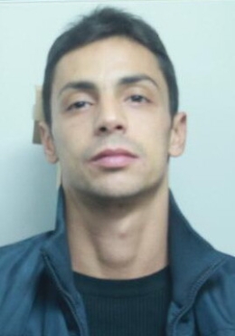 Catania, speronano e rapinano 15 mila euro a un tabaccaio: arrestato il proprietario dello scooter