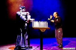 Con Ale e Franz si ride delle manie di ognuno di noi