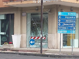 S.G. La Punta, furto con spaccata in negozio di scarpe: è l'11esimo in due anni