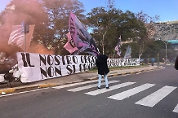 Serie A: giocatori del Palermo contestati, interviene la Digos