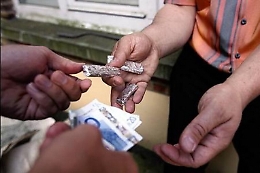 Acireale, blitz nella piazza di spaccio del rione San Cosimo: 8 arresti