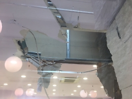 Riposto, colpo al megastore, "svuotato" negozio di scarpe