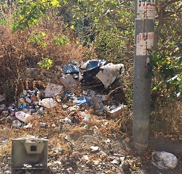 Catania, da mesi via San Filippo Neri è un immondezzaio