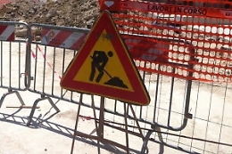 Cede strada del centro di Canicatt&igrave;, il sindaco la chiuse