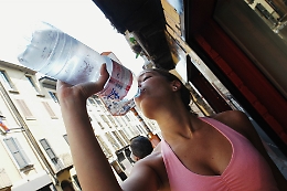 Afa record: rischi per per gli anziani e i malati,  ecco i consigli utili (anche  per chi resta in città)