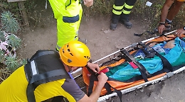 Cade in un dirupo a Cassibile: salvata da Soccorso alpino Gdf