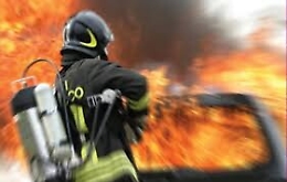 Brucia ancora Centro rifiuti differenziati a Canicatt&igrave;: aria irrespirabile