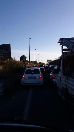 Misterbianco, traffico in tilt alla rotonda di Montepalma