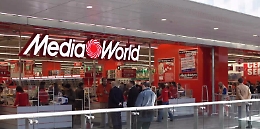 Ruba materiale informatico da "Mediaworld" a "Porte di Catania": arrestato