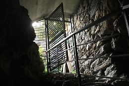 Il “mondo fermo” sotto Catania: quel che ci fu prima dei Greci, la grotta Petralia